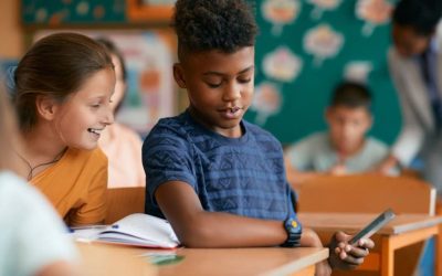 Los niños y el uso del celular durante la jornada educativa