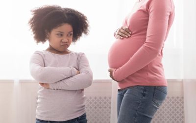 Cómo Manejar los Celos de un Niño frente a la Llegada de su hermano Bebé