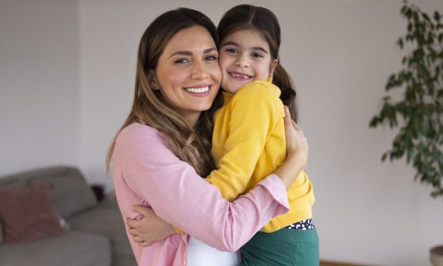 Maternidad en soledad: Madres cabeza de hogar en Colombia